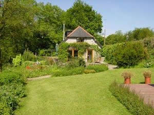 Self catering breaks at Kingsmill Farm Cottage in Botus Fleming, Cornwall