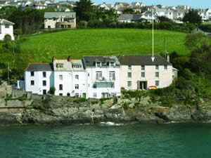 Self catering breaks at Corner Cottage in Portmellon, Cornwall
