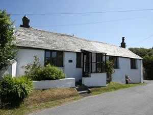 Self catering breaks at The Old Forge in Bossiney, Cornwall