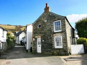 Self catering breaks at White Pebble Cottage in Port Isaac, Cornwall