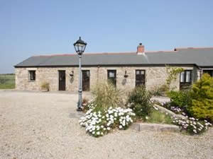 Self catering breaks at Roosters Retreat in Lamorna, Cornwall