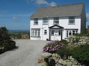Self catering breaks at Tregonning Hill House in Ashton, Cornwall