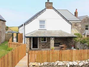 Self catering breaks at Duck Down Cottage in Treven, Cornwall