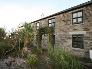 Self catering breaks at Cockle Cottage in Porth, Cornwall