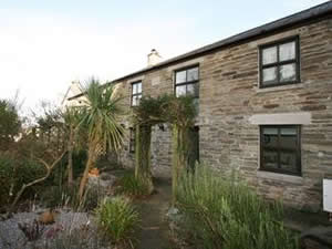 Self catering breaks at Cockle Cottage in Porth, Cornwall Self catering breaks at Cockle Cottage in Porth, Cornwall
