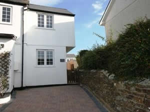 Self catering breaks at Crab Cottage in Trevarrian, Cornwall