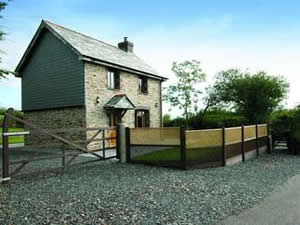 Self catering breaks at Over The Hedge in Warbstow, Cornwall