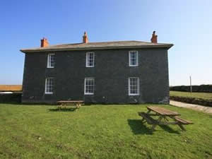 Self catering breaks at Pentire Farm Wing in New Polzeath, Cornwall