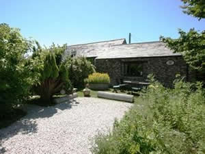 Self catering breaks at Treveglos Barn in St Merryn, Cornwall