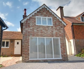 Self catering breaks at Bayford Coach House in Sandhurst, Kent Self catering breaks at Bayford Coach House in Sandhurst, Kent