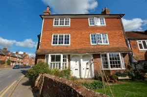 Self catering breaks at 4 Golden Square, in Tenterden, Kent Self catering breaks at 4 Golden Square, in Tenterden, Kent