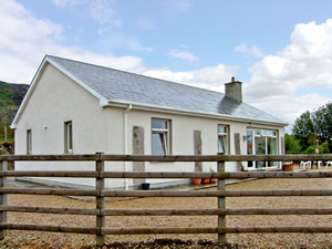 Self catering breaks at Portsalon in Seaside Resort, County Donegal