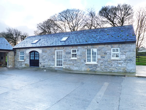 Self catering breaks at Loughrea in Lough Derg, County Galway