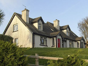 Self catering breaks at Cushendun in Antrim Coast, County Antrim