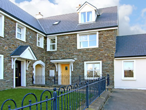 Self catering breaks at Castletownsend in Skibbereen, County Cork