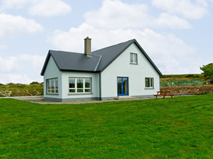 Self catering breaks at Barnatra in Broadhaven, County Mayo