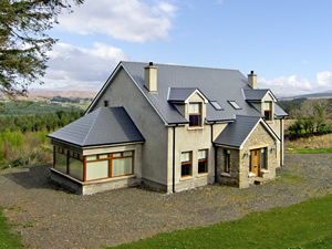 Self catering breaks at Lettermacaward in Gwebarra Bay, County Donegal