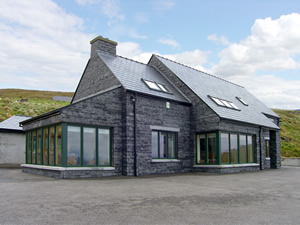 Self catering breaks at Glencolumbkille in Donegal Bay, County Donegal