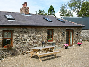 Self catering breaks at Tinahely in Wicklow Mountains, County Wicklow