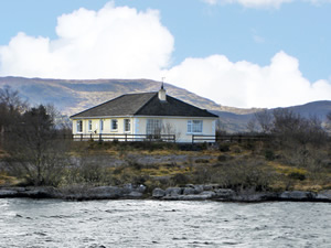 Self catering breaks at Cong in Lough Mask, County Mayo