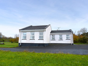 Self catering breaks at Drumkeeran in Lough Allen, County Leitrim