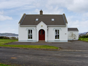 Self catering breaks at Portsalon in Seaside Resort, County Donegal