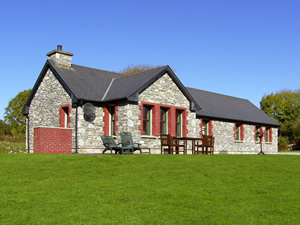 Self catering breaks at Kenmare in Kenmare Bay, County Kerry