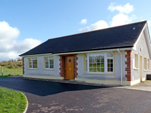 Self catering breaks at Redhills Lakeland in Cavan, County Cavan