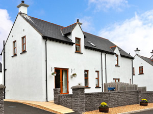 Self catering breaks at Portstewart in Antrim Coast, County Derry