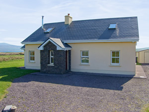 Self catering breaks at Ballyferriter in Dingle Peninsula, County Kerry