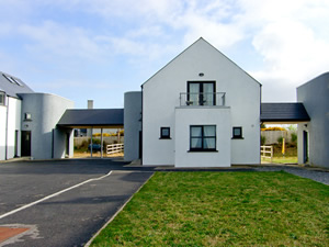 Self catering breaks at Gweedore in Gweedore Bay, County Donegal