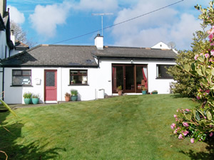 Self catering breaks at Cushendun in Antrim Coast, County Antrim