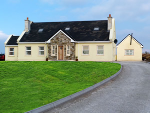 Self catering breaks at Doohoma in Tullaghan Bay, County Mayo