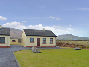 Self catering breaks at Ballyferriter in Dingle Peninsula, County Kerry