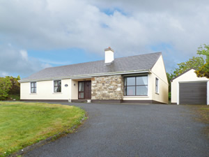 Self catering breaks at Westport in Clew Bay, County Mayo