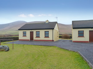 Self catering breaks at Ballyferriter in Dingle Peninsula, County Kerry