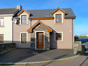 Self catering breaks at Ballydavid in Dingle Peninsula, County Kerry