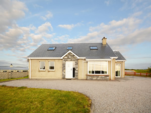 Self catering breaks at Burtonport in The Rosses, County Donegal