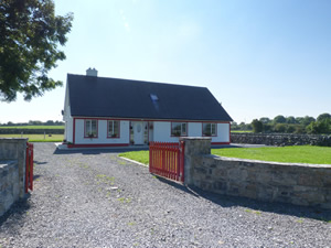 Self catering breaks at Cong in Lough Mask, County Mayo