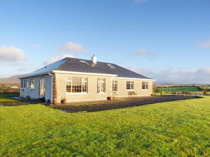 Self catering breaks at Derrylahan in Newport, County Mayo