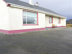 Self catering breaks at Glencolumbkille in Donegal Coast, County Donegal