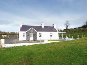 Self catering breaks at Killeen in Lough Conn, County Mayo