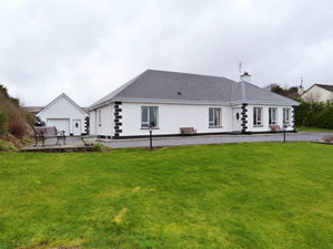 Self catering breaks at Oughterard in Lough Corrib, County Galway