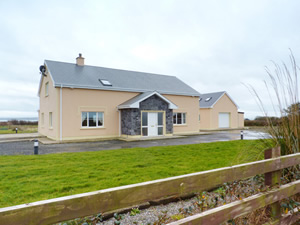 Self catering breaks at Querrin in Shannon Estuary, County Clare