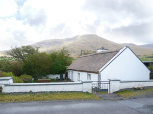 Self catering breaks at Drummin in Clew Bay, County Mayo