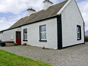 Self catering breaks at Crossmolina in Lough Conn, County Mayo