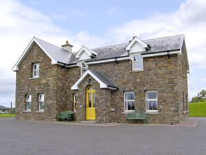 Self catering breaks at Aghabullogue in The Lee Valley, County Cork