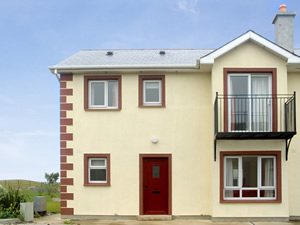 Self catering breaks at Dunmore East in Waterford Harbour, County Waterford