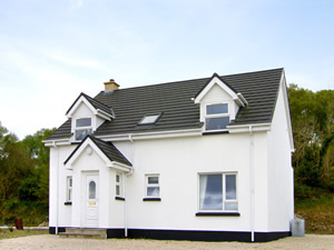 Self catering breaks at Portsalon in Seaside Resort, County Donegal