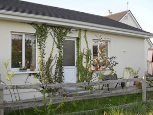 Self catering breaks at Ballinderreen in Galway Bay, County Galway